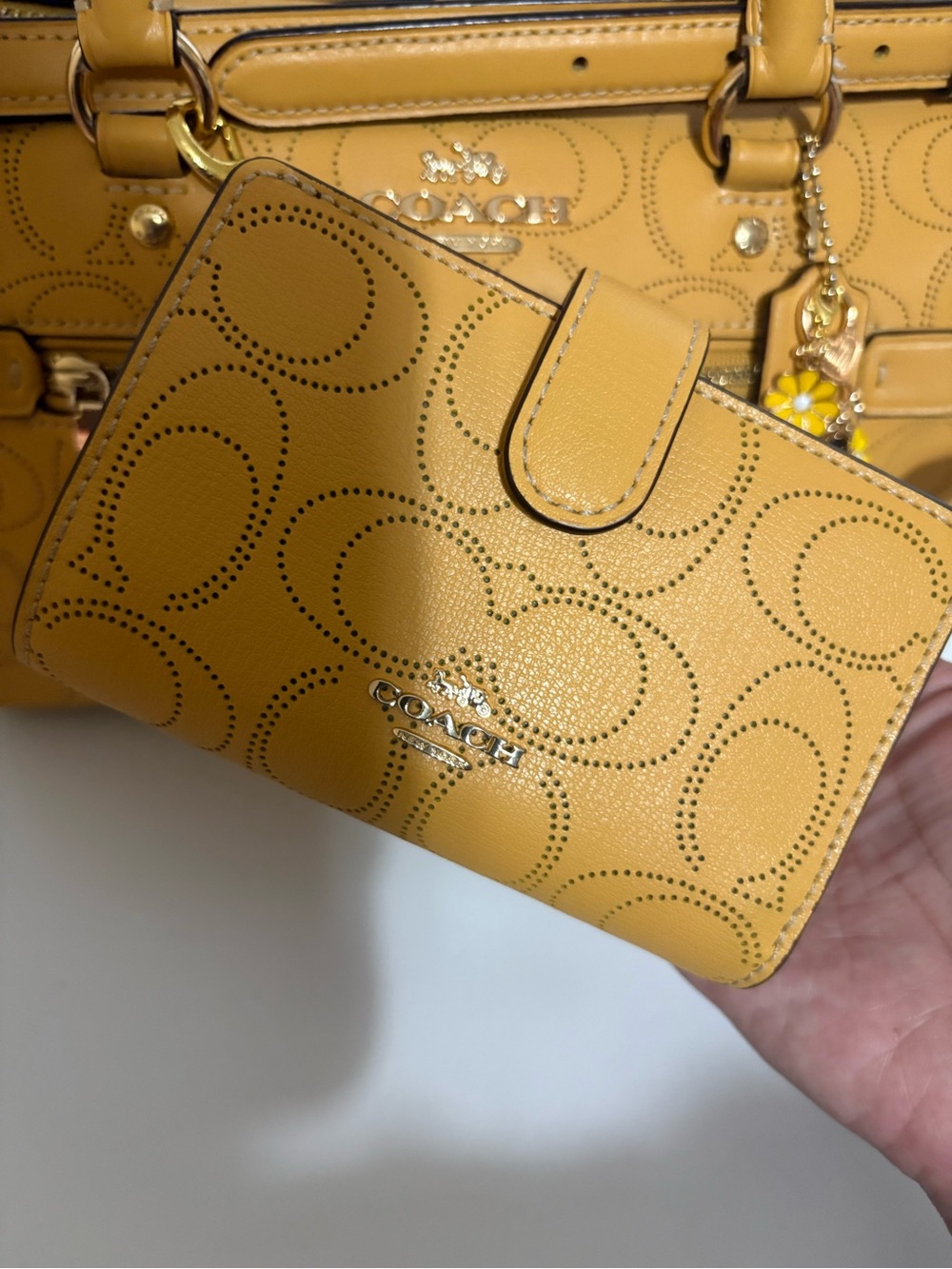 🌼💛✨Coach Rowan Satchel with Matching Wallet - Picture 9 of 11